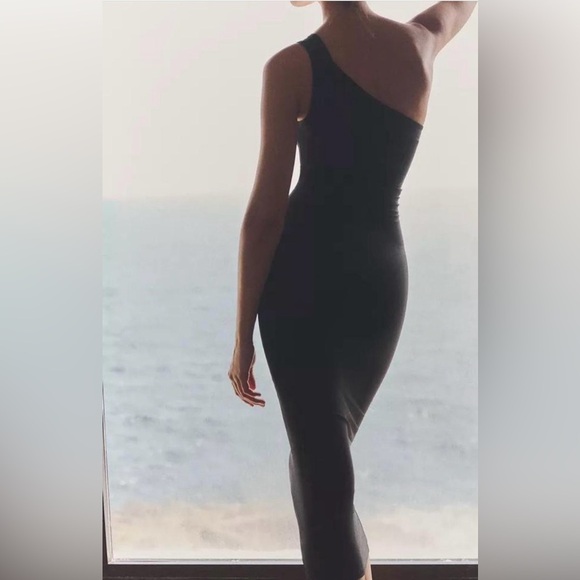 Zara asymmetrical one shoulder midi dress - Picture 1 of 3